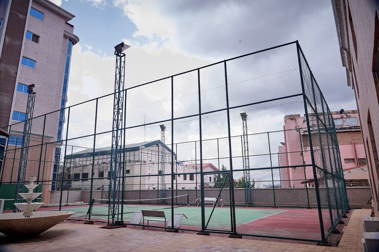 Monaliza Tennis Club entrance